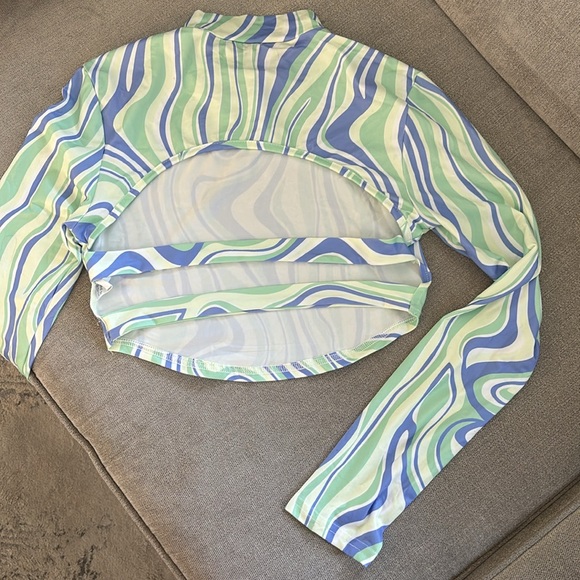 NWOT Groovy Long Sleeve Crop Top - Picture 2 of 2